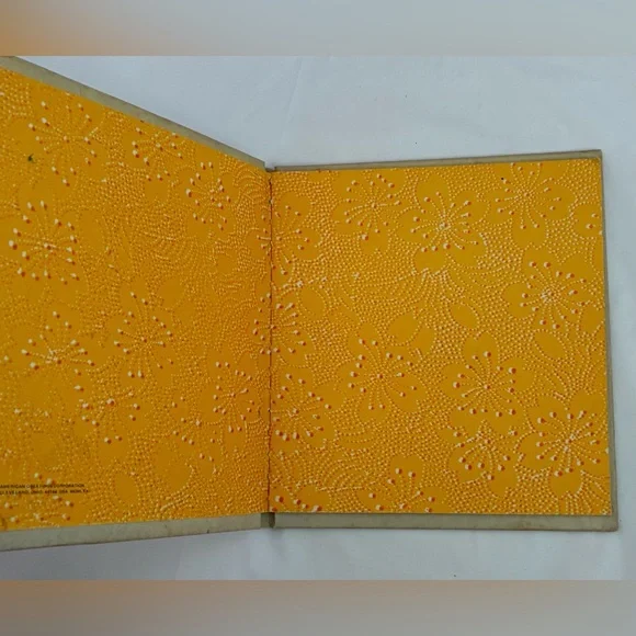 🎉3/$15 VINTAGE CARLTON CARDS BIRTHDAY GREETING BOOK - Picture 2 of 7